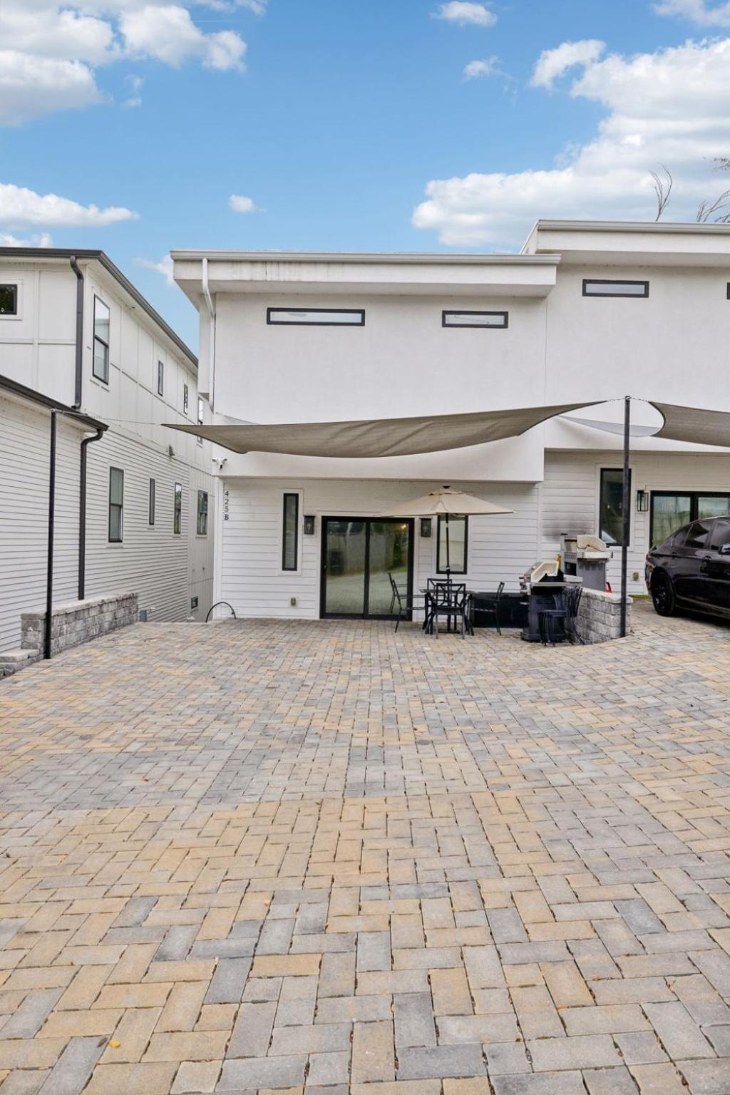 Hottub,2milestobway,4kbeds,3futons,safe Holiday home *