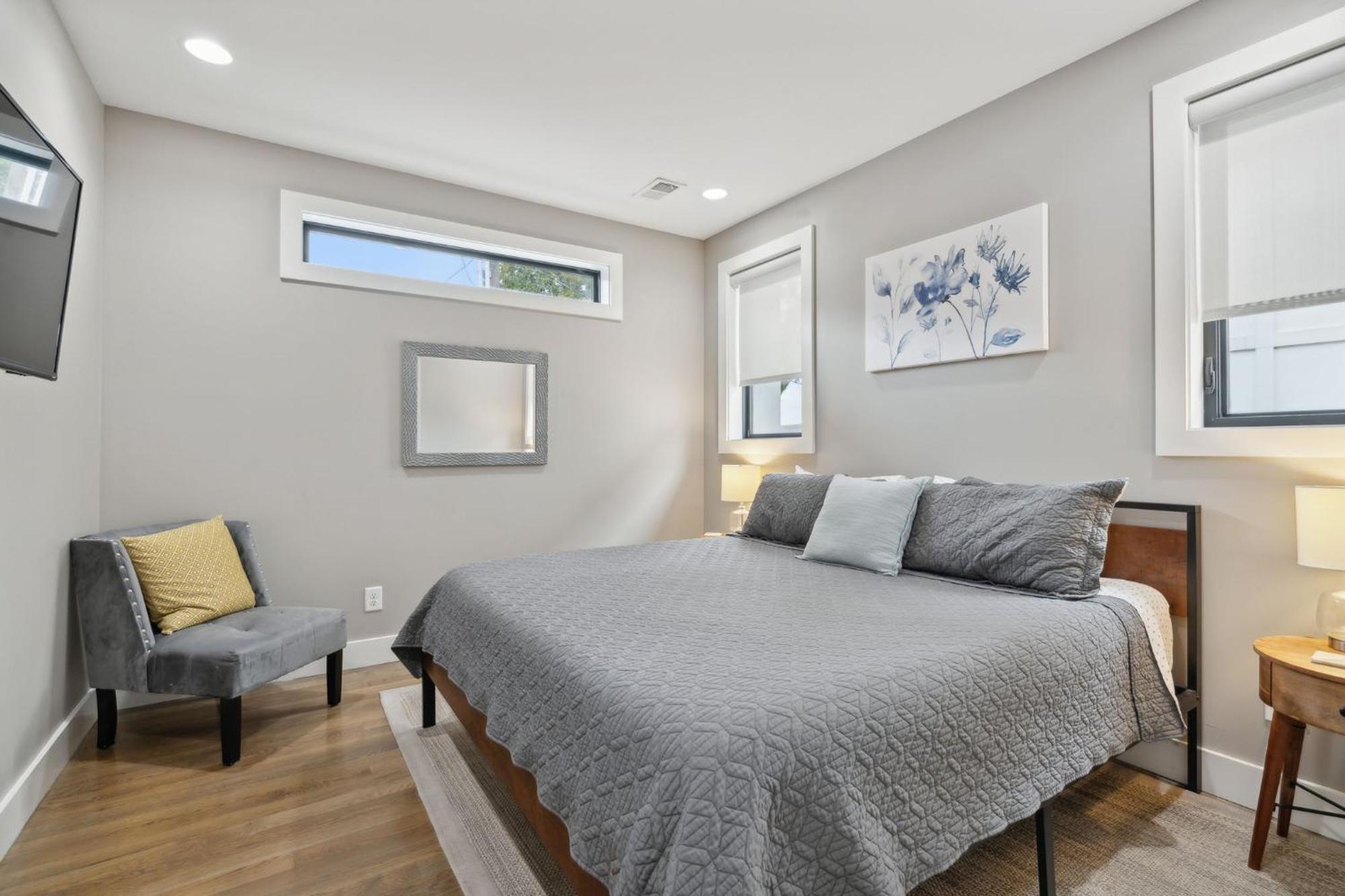 Hottub,2milestobway,4kbeds,3futons,safe Holiday home
