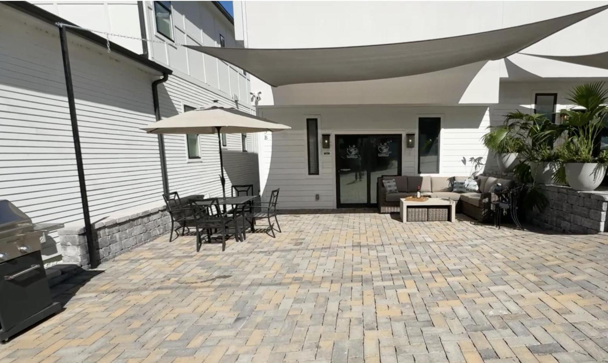 Holiday home Hottub,2milestobway,4kbeds,3futons,safe